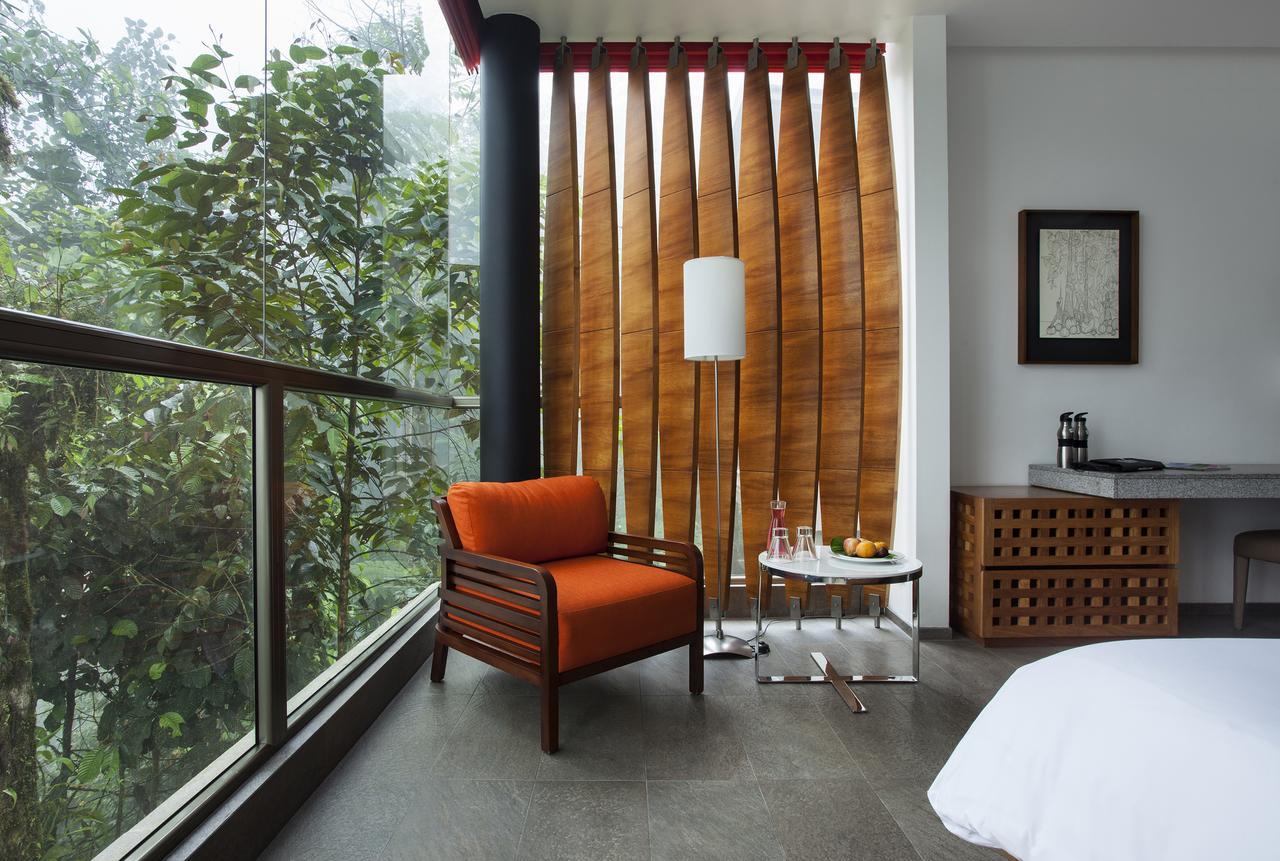 Mashpi Lodge *